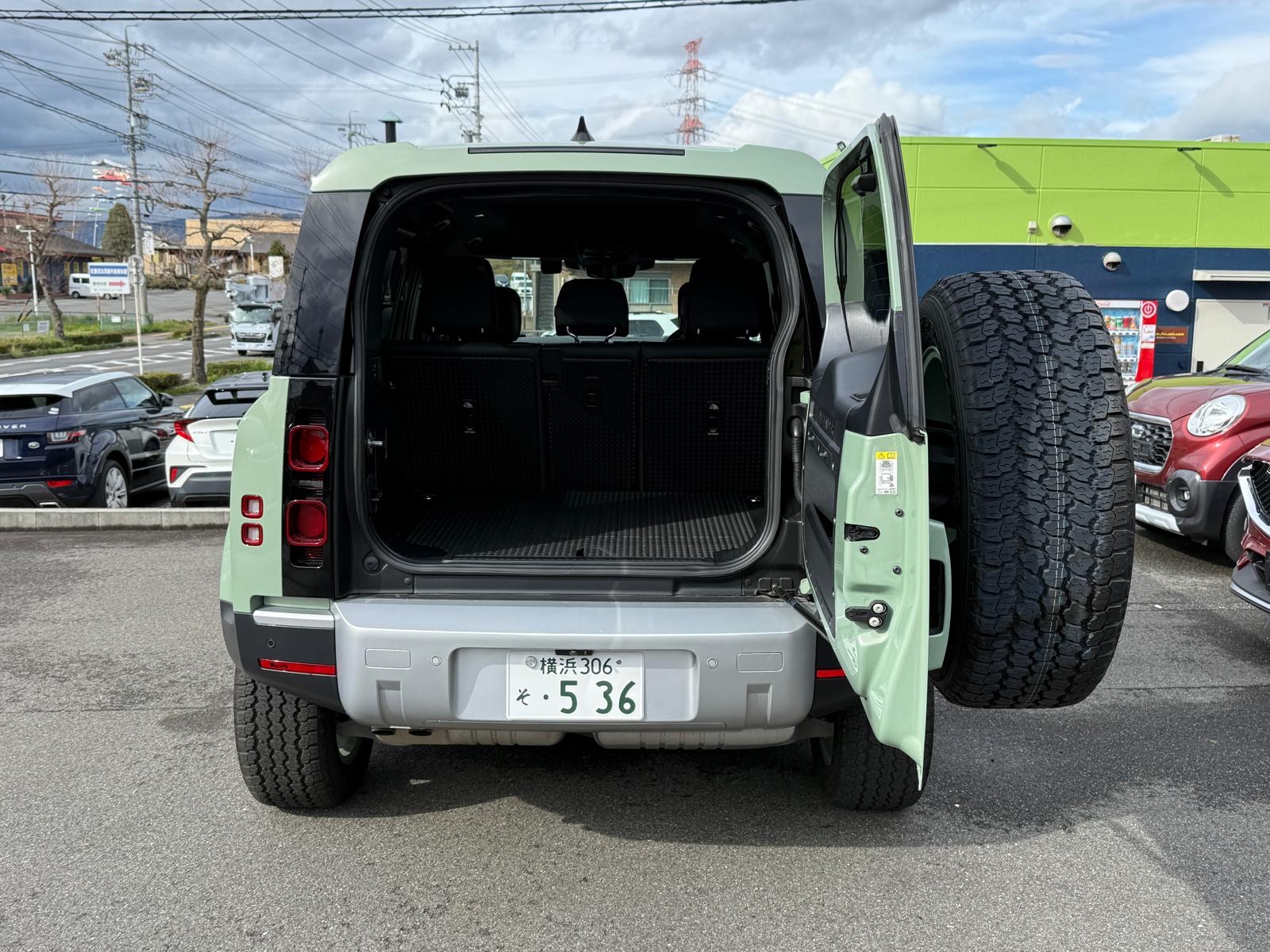LAND ROVER DEFENDER
