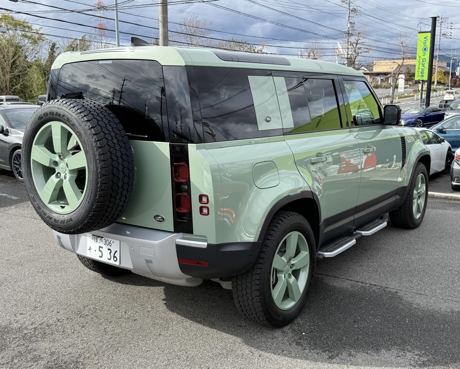 LAND ROVER DEFENDER