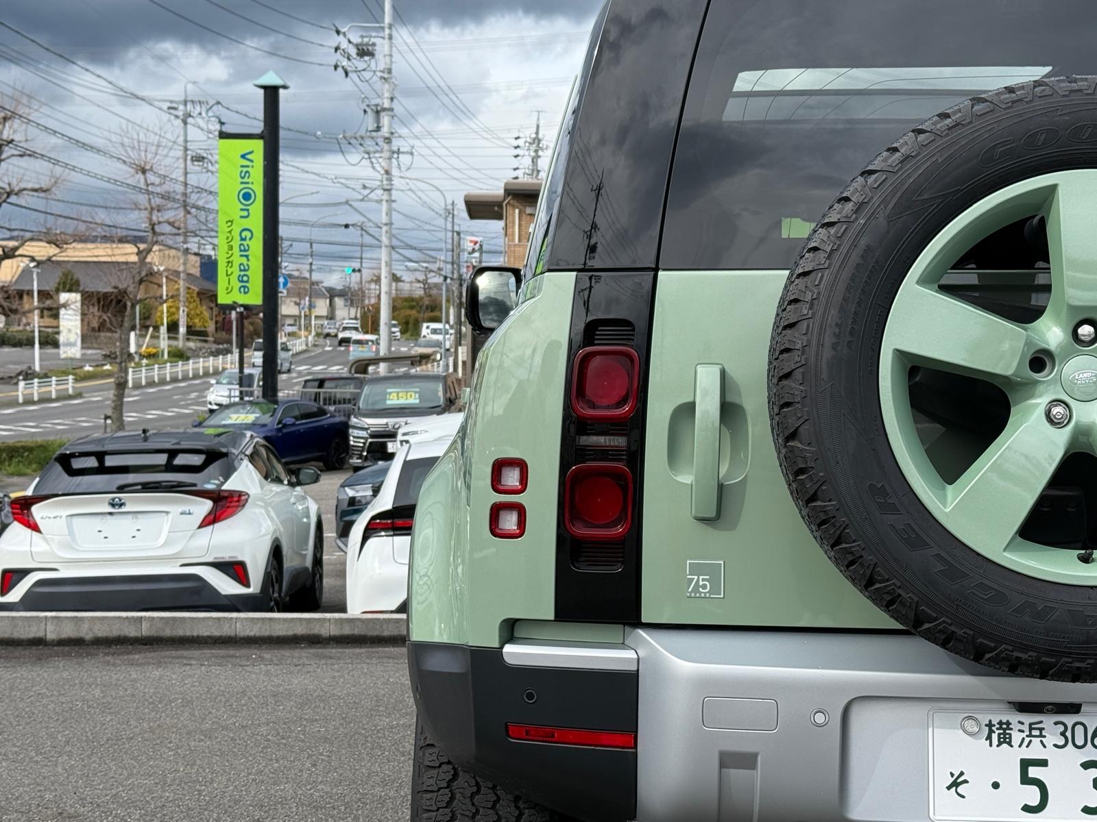 LAND ROVER DEFENDER