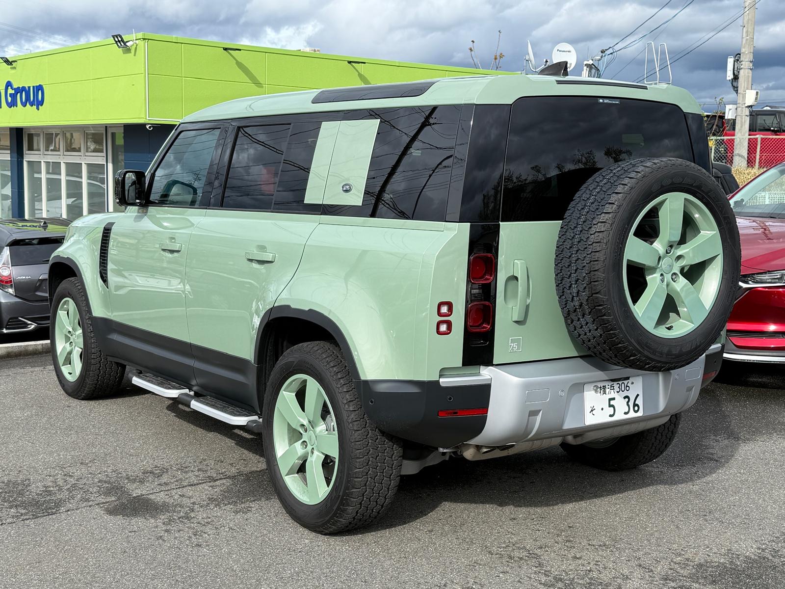 LAND ROVER DEFENDER