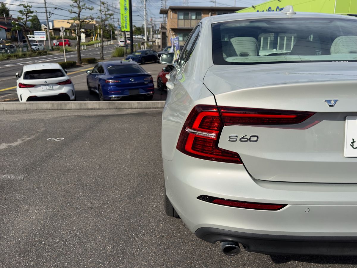 VOLVO S60 T4 - Thumbnail