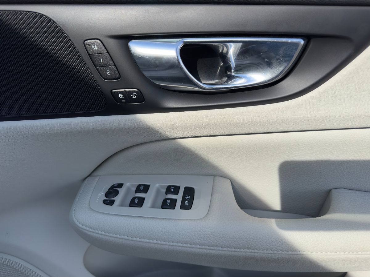 VOLVO S60 T4 - Thumbnail