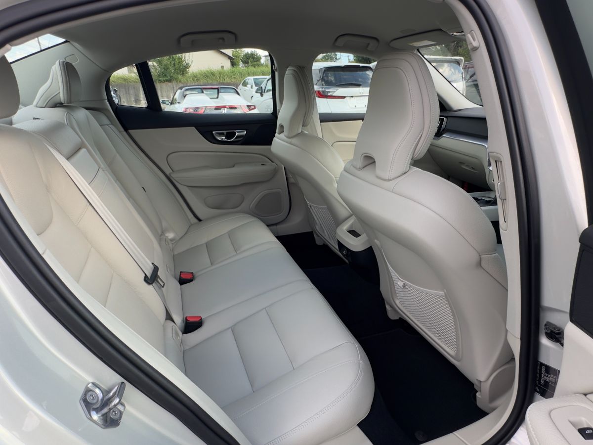 VOLVO S60 T4 - Thumbnail