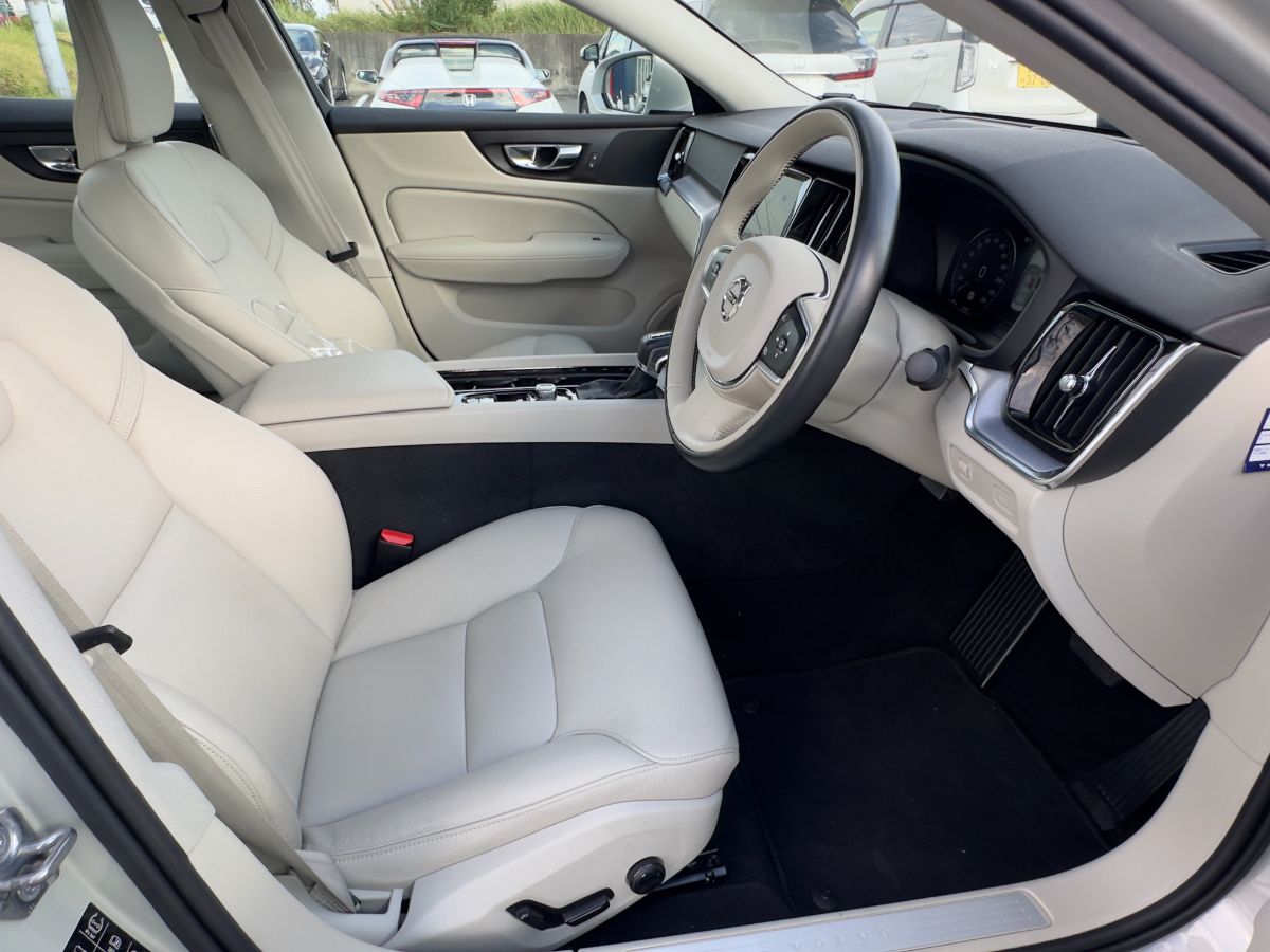 VOLVO S60 T4 - Thumbnail