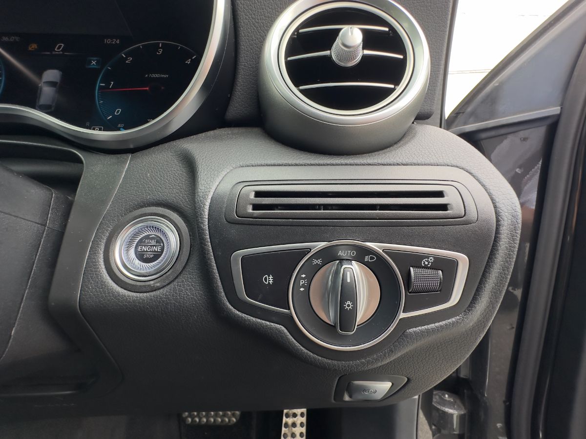 GLC 220d AMG LINE - Thumbnail
