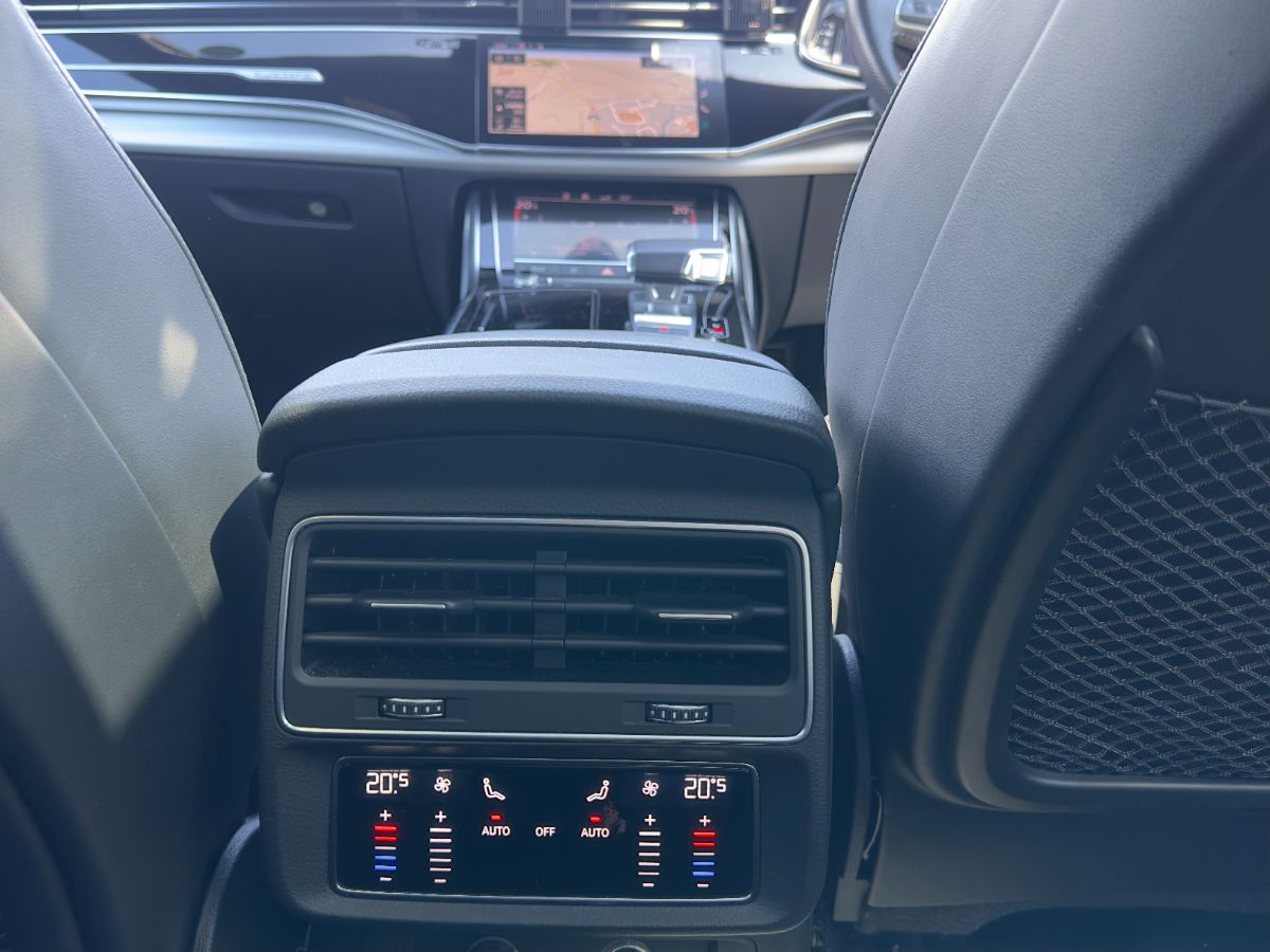 AUDI Q8 QUATTRO S LINE - Thumbnail