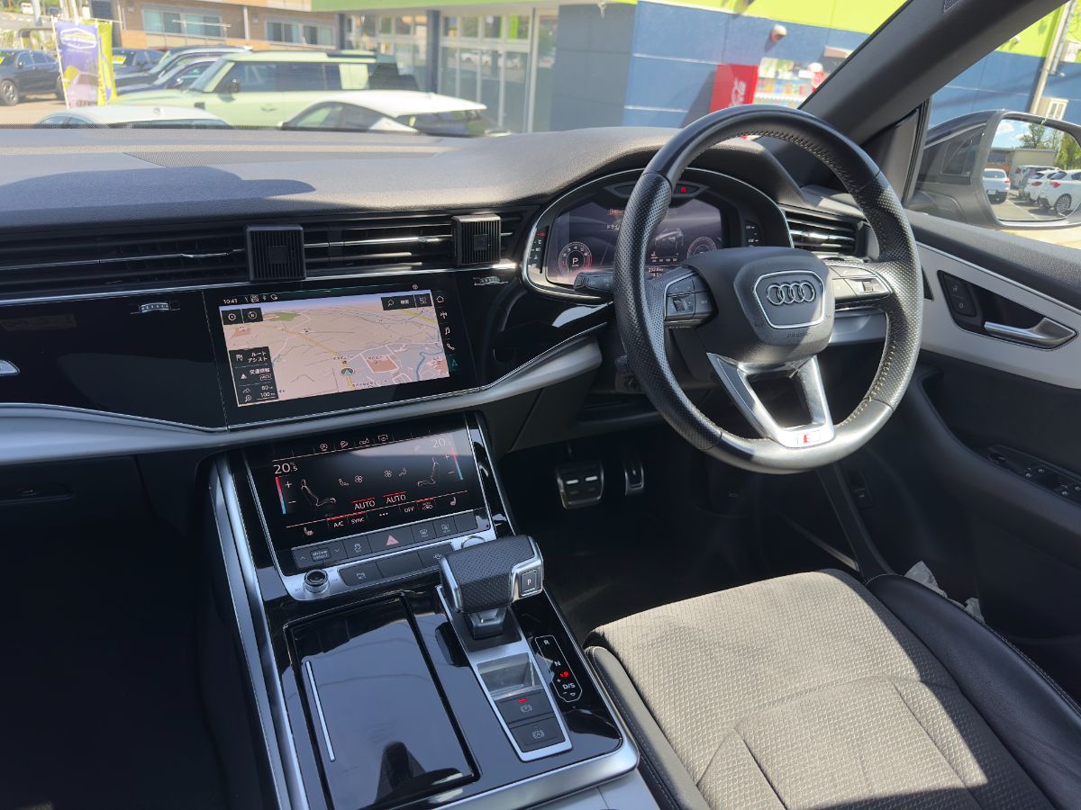 AUDI Q8 QUATTRO S LINE - Thumbnail