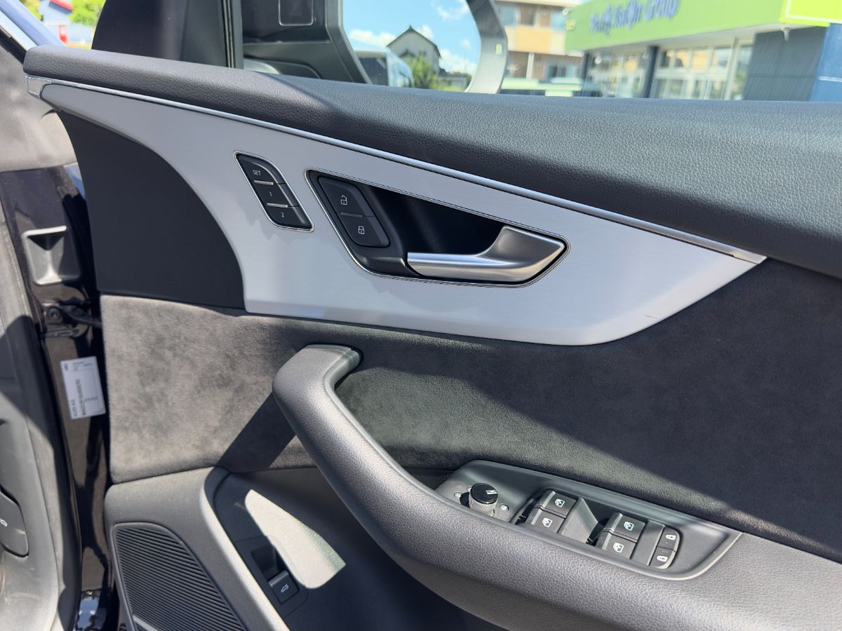 AUDI Q8 QUATTRO S LINE - Thumbnail