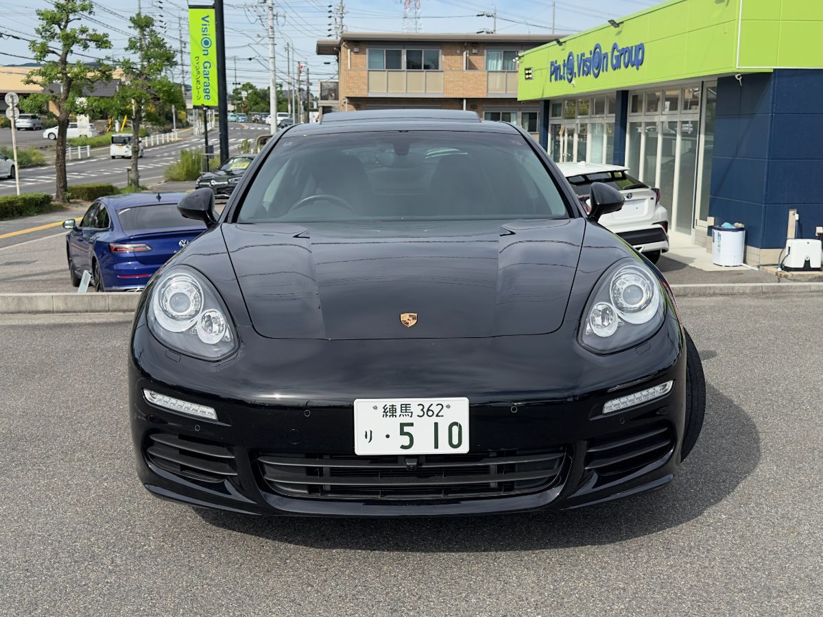 PORSCHE PANAMERA E-HYBRID - Thumbnail