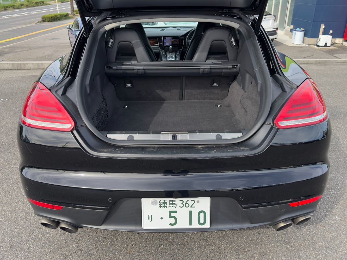 PORSCHE PANAMERA E-HYBRID - Thumbnail