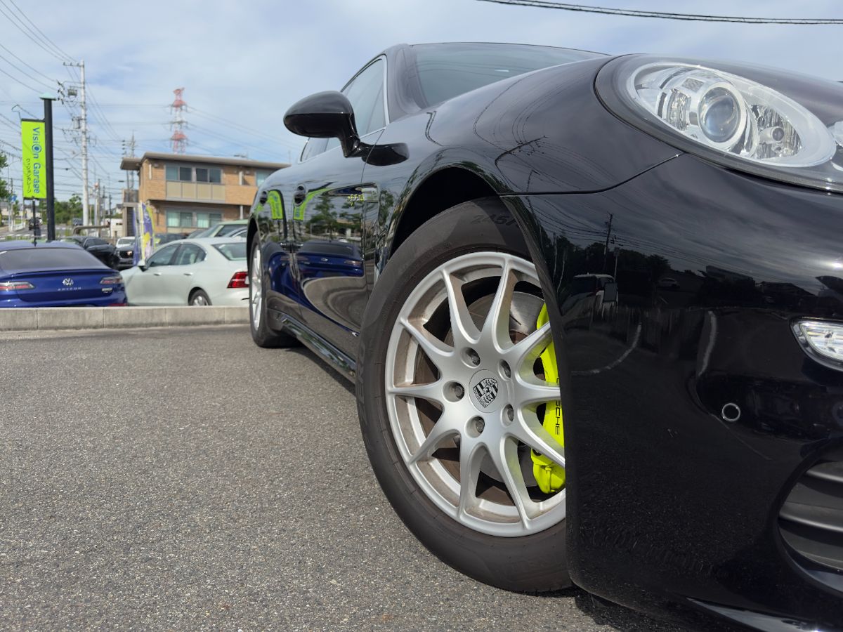 PORSCHE PANAMERA E-HYBRID - Thumbnail