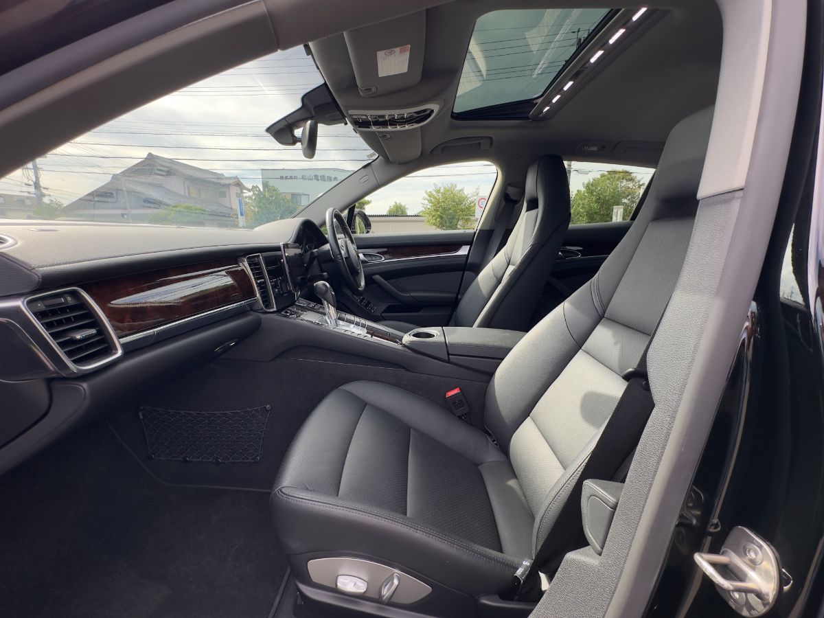 PORSCHE PANAMERA E-HYBRID - Thumbnail