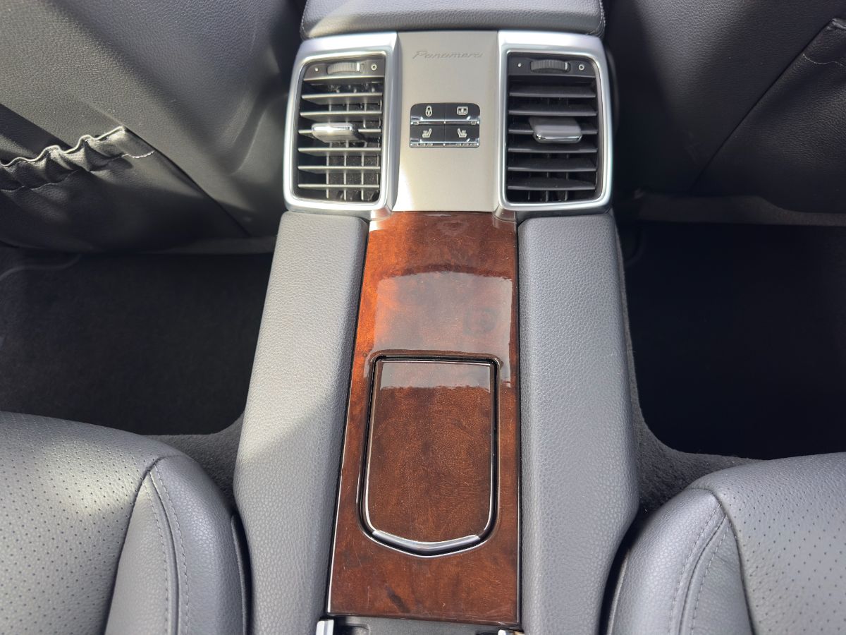 PORSCHE PANAMERA E-HYBRID - Thumbnail