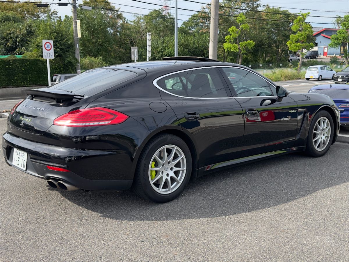 PORSCHE PANAMERA E-HYBRID - Thumbnail