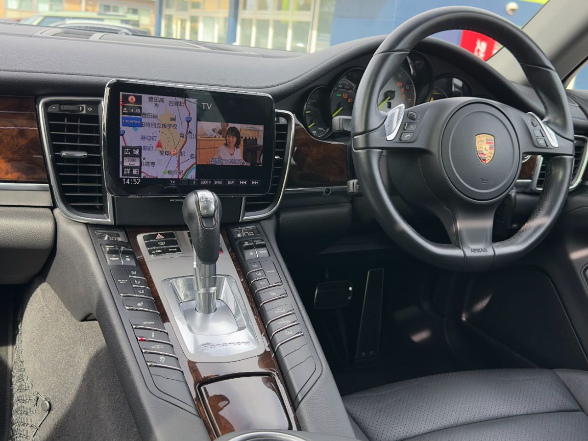 PORSCHE PANAMERA E-HYBRID - Thumbnail