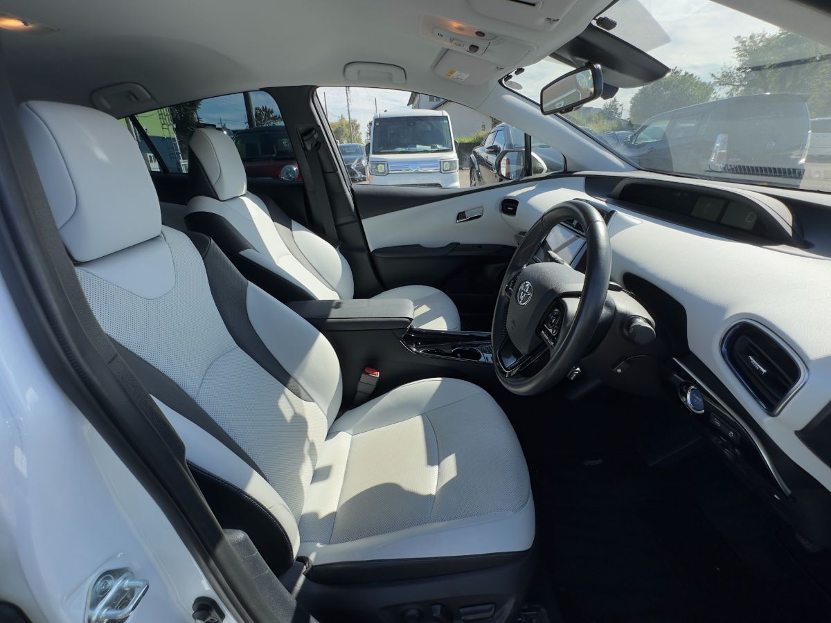 PRIUS A TOURING - Thumbnail