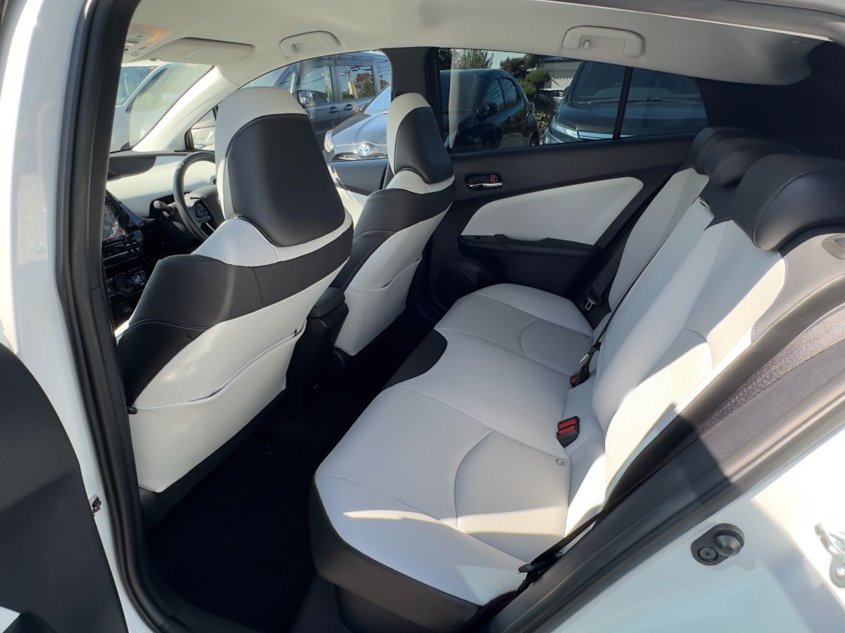 PRIUS A TOURING - Thumbnail