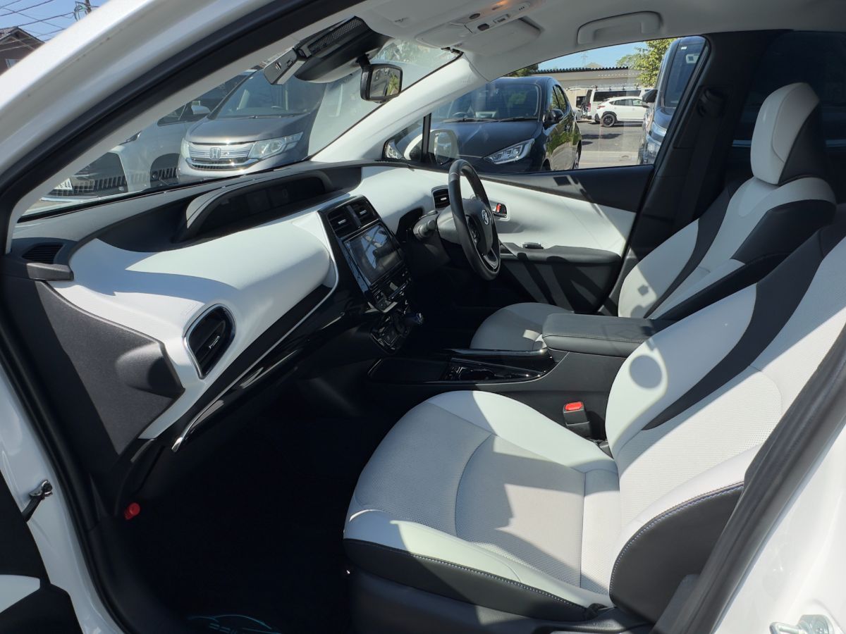 PRIUS A TOURING - Thumbnail