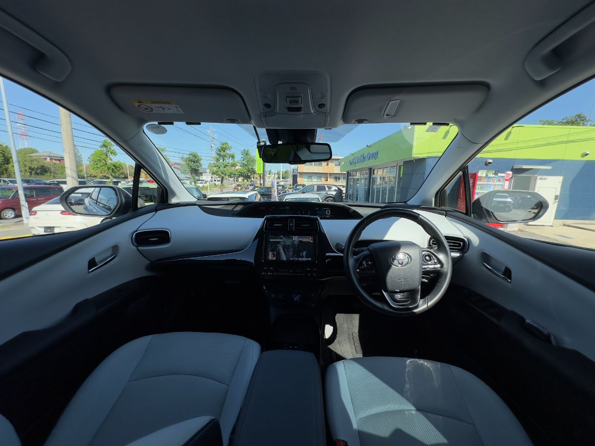 PRIUS A TOURING - Thumbnail