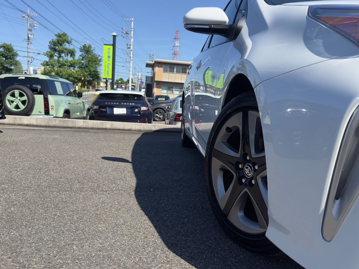 PRIUS A TOURING - Thumbnail