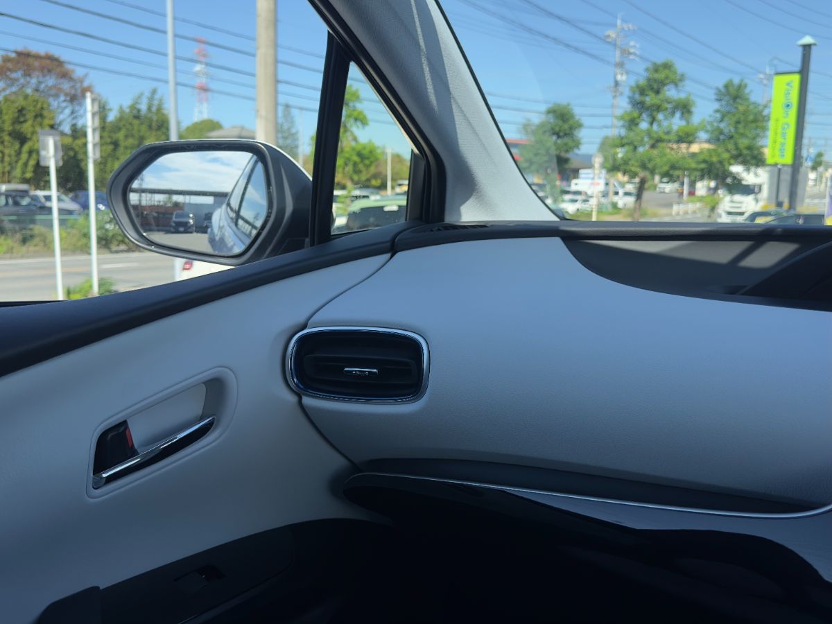 PRIUS A TOURING - Thumbnail