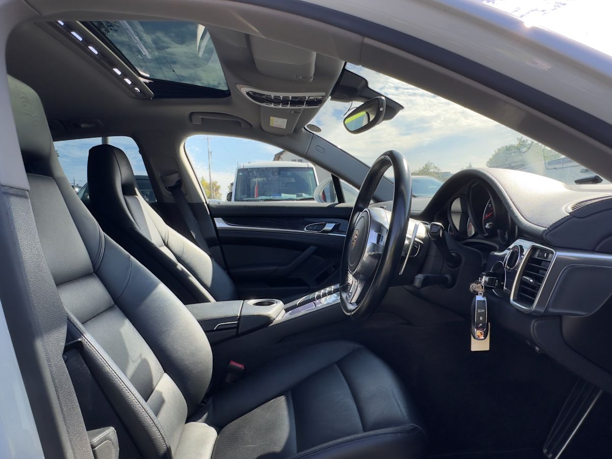 PORSCHE PANAMERA - Thumbnail