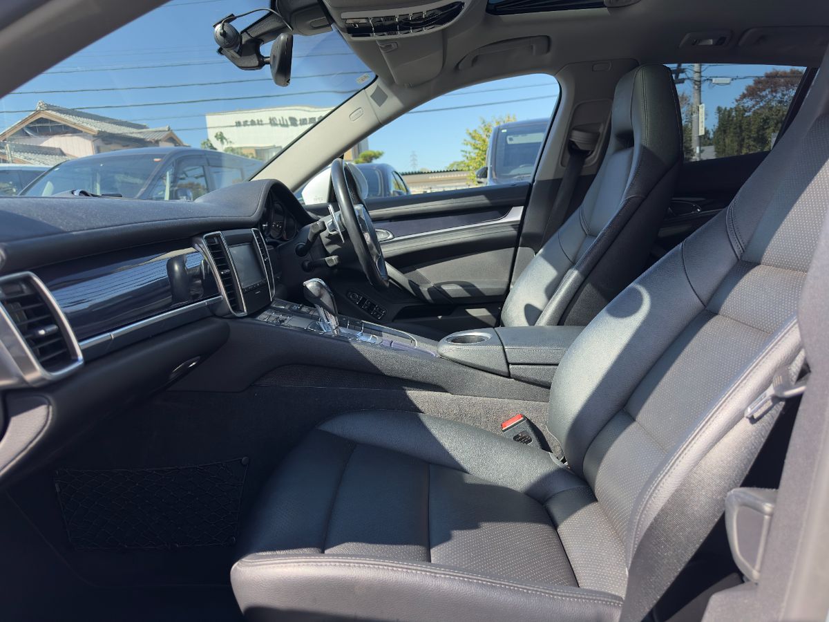 PORSCHE PANAMERA - Thumbnail
