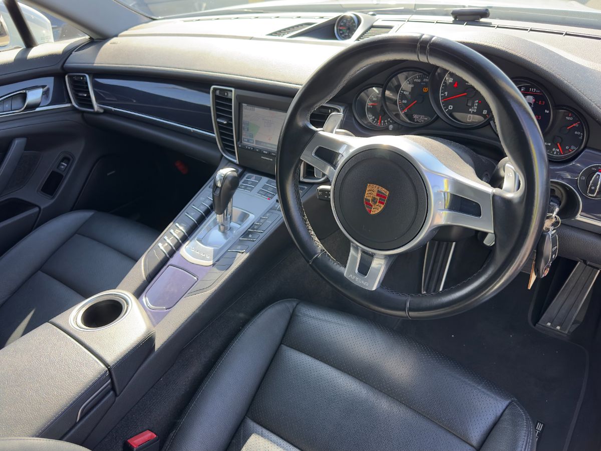 PORSCHE PANAMERA - Thumbnail