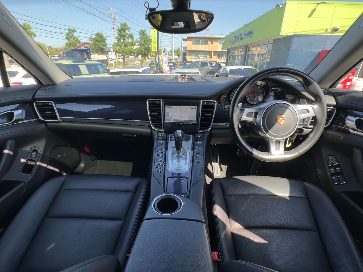 PORSCHE PANAMERA - Thumbnail
