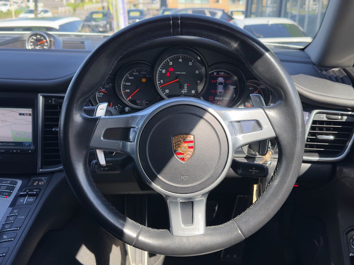 PORSCHE PANAMERA - Thumbnail