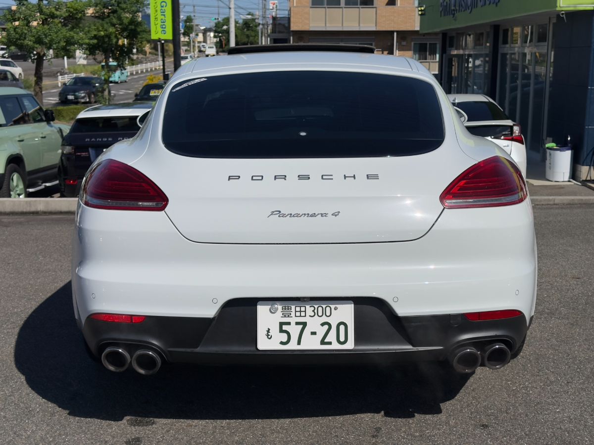 PORSCHE PANAMERA - Thumbnail
