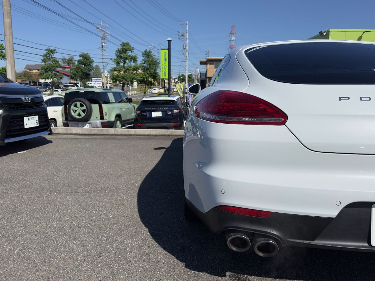 PORSCHE PANAMERA - Thumbnail