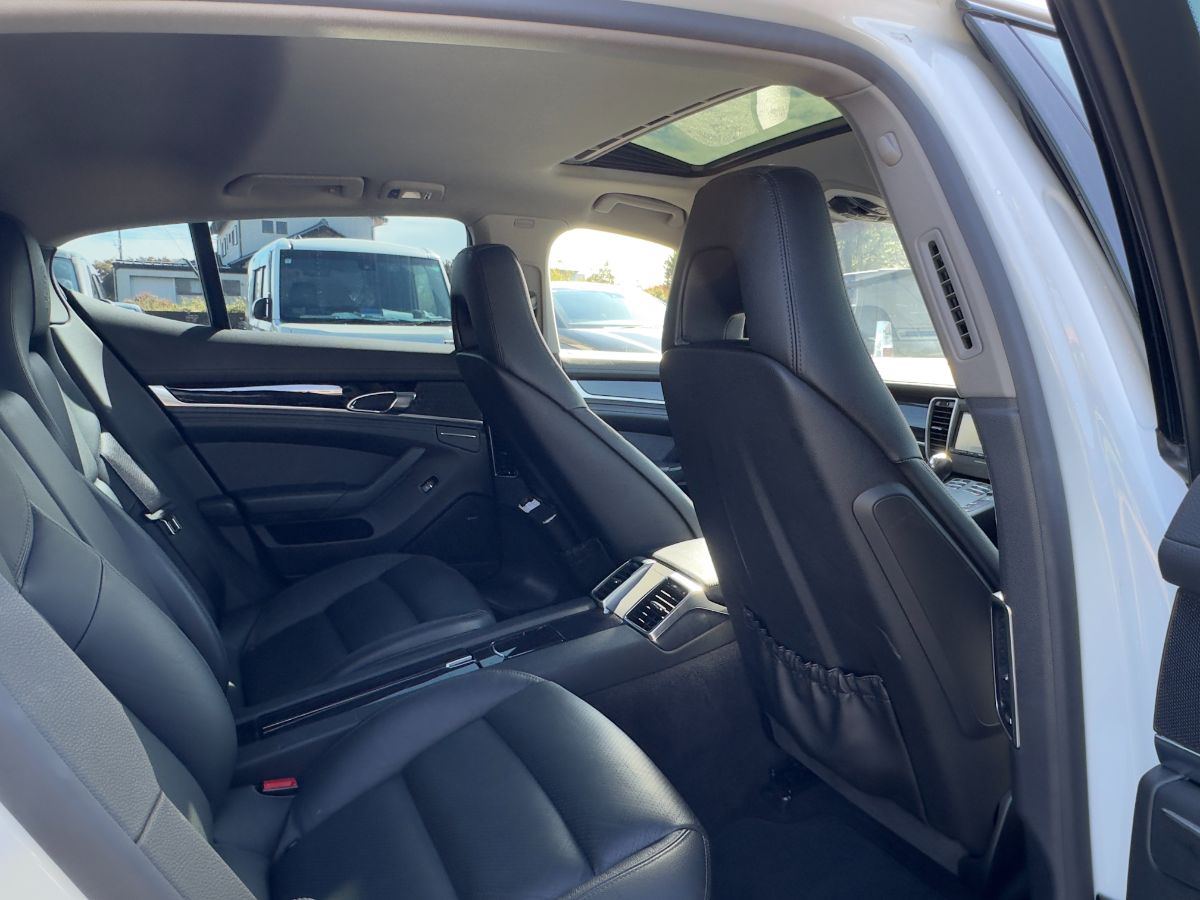 PORSCHE PANAMERA - Thumbnail