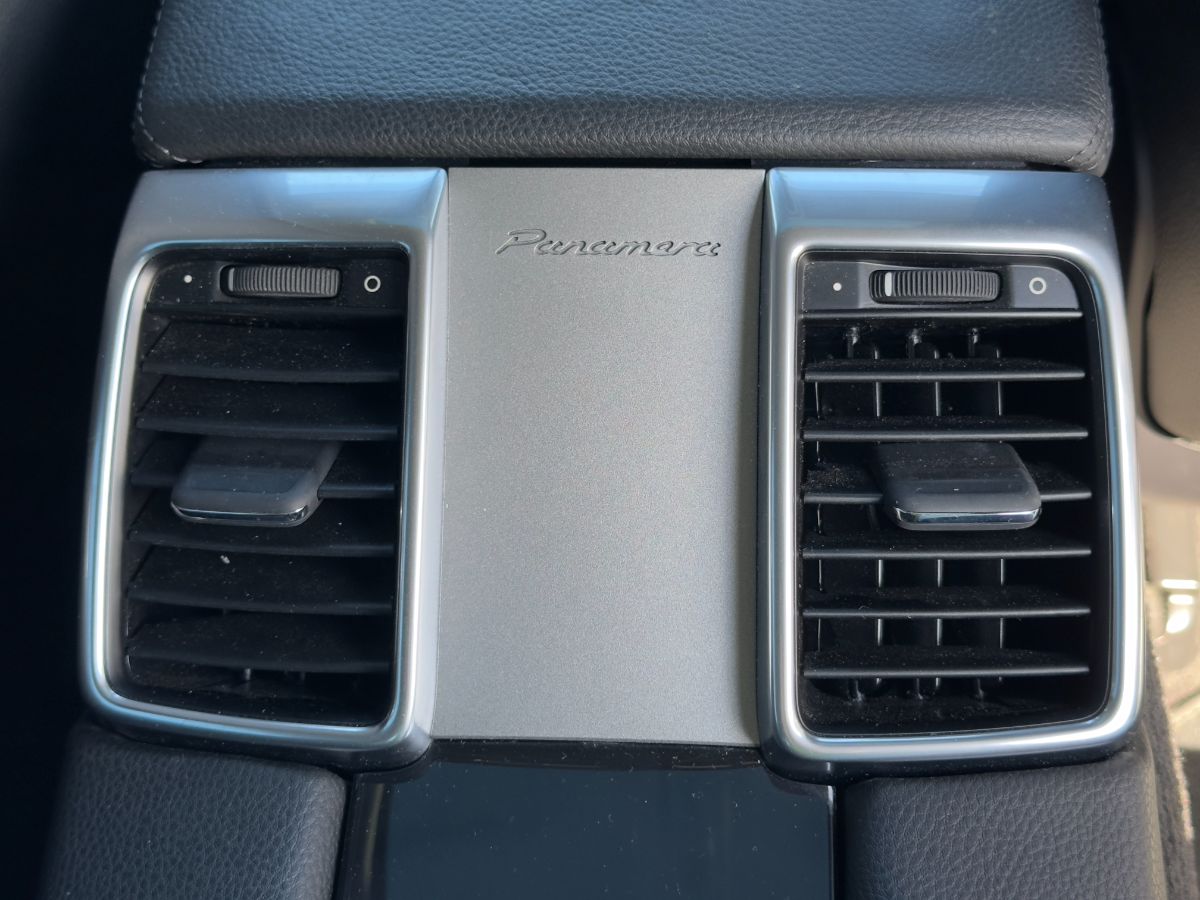 PORSCHE PANAMERA - Thumbnail