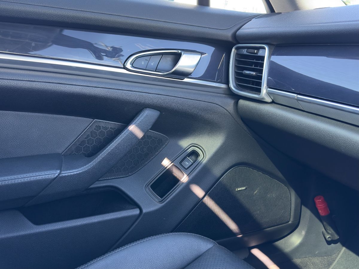 PORSCHE PANAMERA - Thumbnail