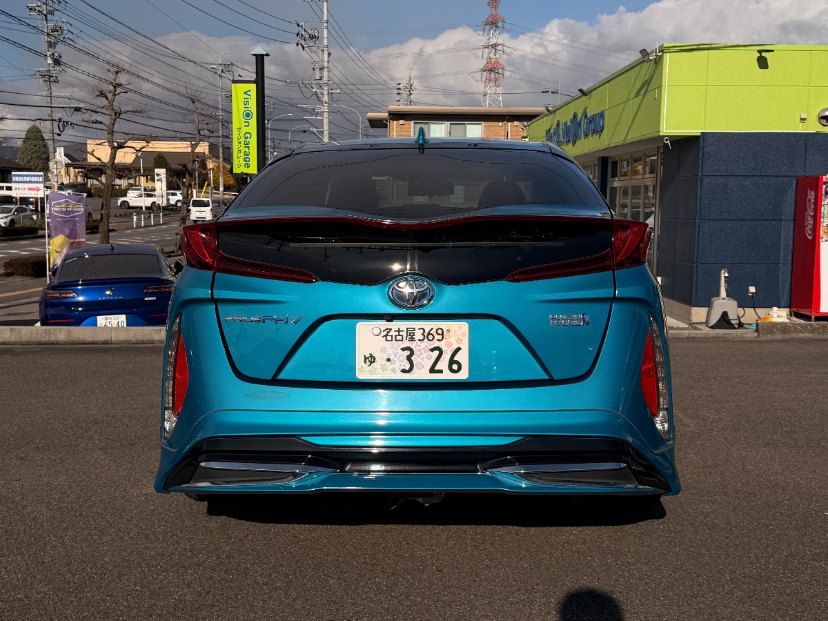 TOYOTA PRIUS PHV