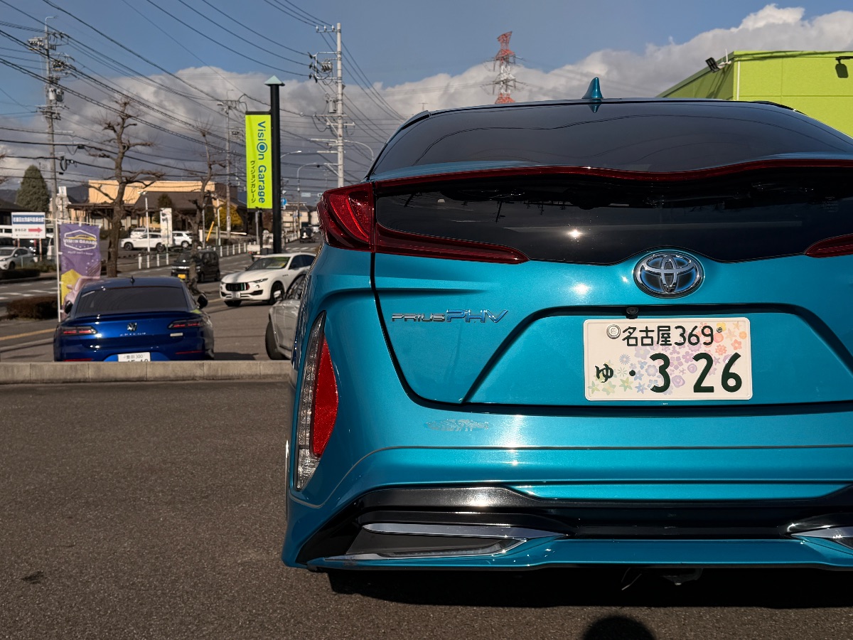 TOYOTA PRIUS PHV